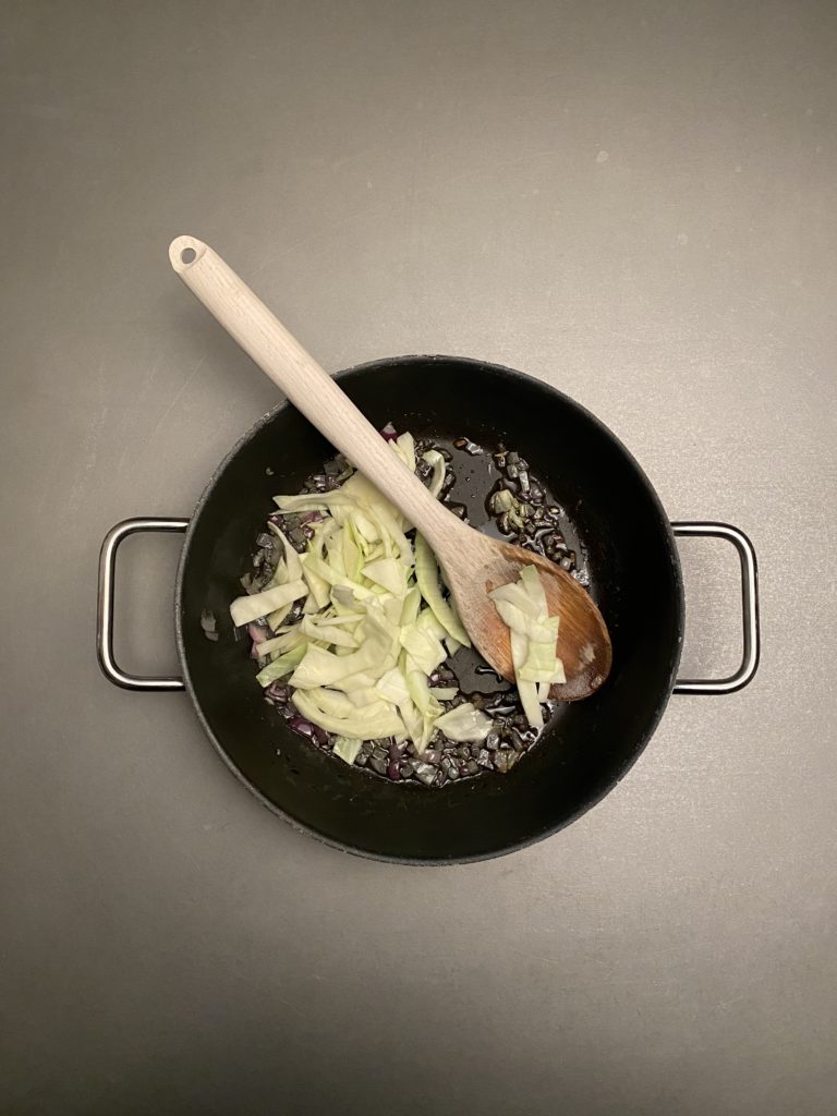 Kraut anbraten