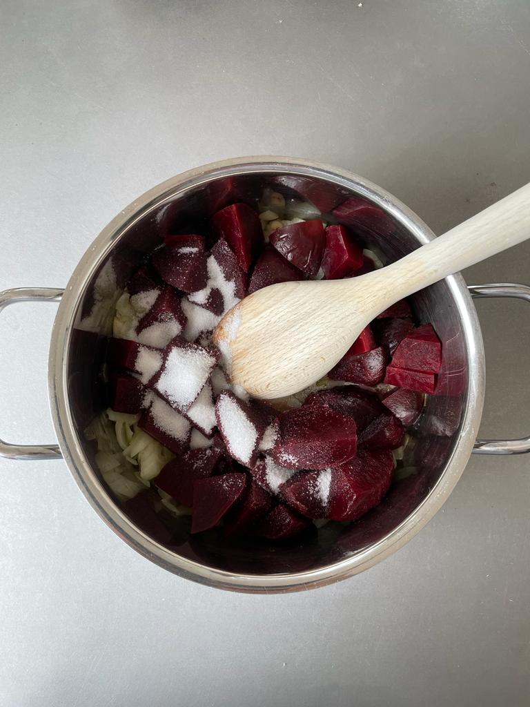 Rote Rüben Suppe - Rezepte von Honig &amp; Speck