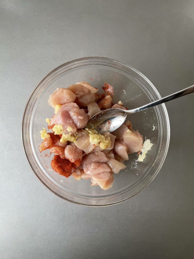 Hühnerfleisch mit Gewürzen