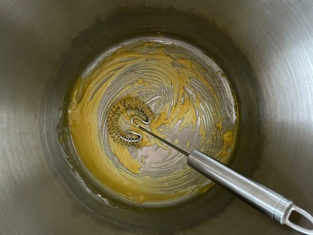 Gefuellte Paprika - Mehl anschwitzen